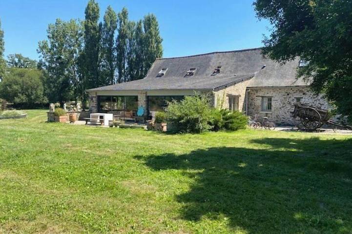 Location de vacances pour 8 personnes, avec Terrasse et Jardin à Juigné-des-Moutiers