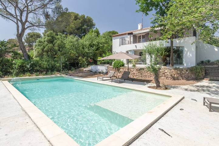 Gîte pour 2 personnes, avec balcon et jardin dans Plage de la Peguiere