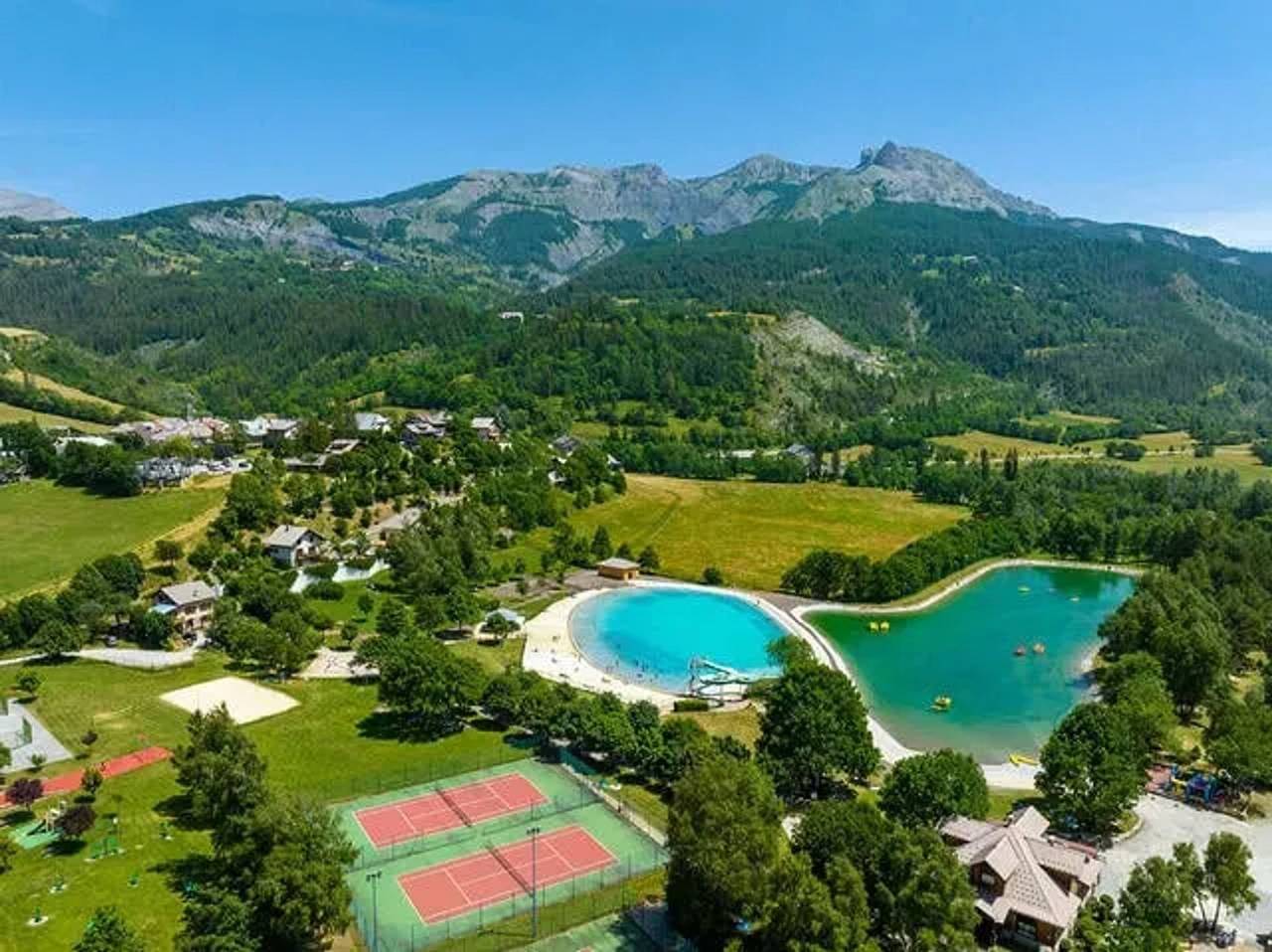 Gemütliches Chalet in Allos mit Garten und Grill in Allos, Castellane und Umgebung