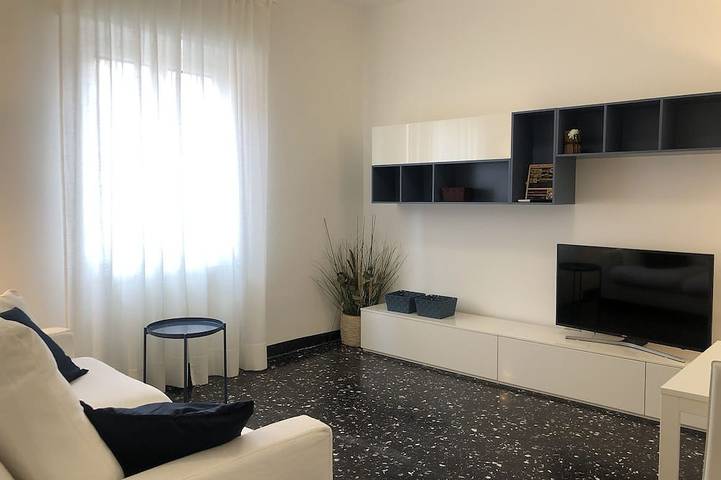 Appartement entier, Port of Loano very close to the sea private parking in Loano, Riviera di Ponente