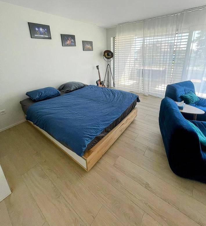 Location de vacances pour 2 personnes, avec vue ainsi que terrasse et vue sur le lac, animaux acceptés à Neuchâtel - 3