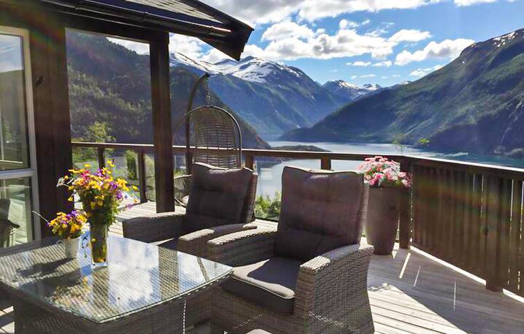 Ferienhaus für 7 Personen mit Terrasse in Valldalen, Norddal