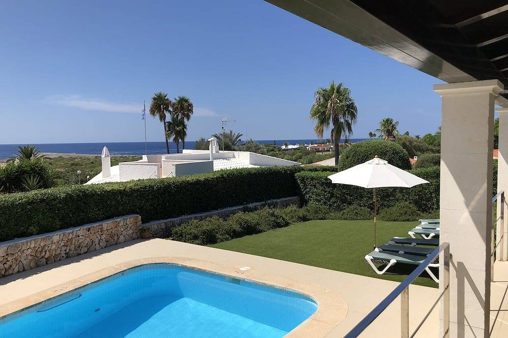 Summerhouse with Sea Views walking distance to the beach in Binibeca, Sant Lluís