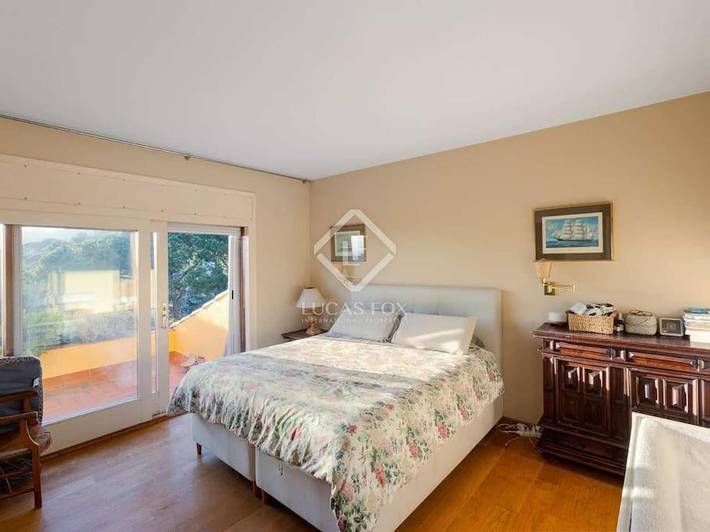 Location de vacances pour 8 personnes, avec jardin ainsi que vue et piscine, animaux acceptés à Cabrils - 2