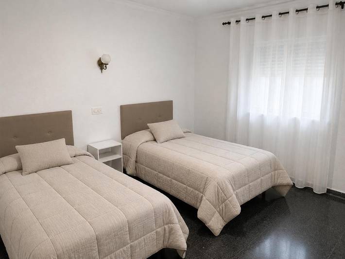 Casa rural para 10 personas, con Balcón y Terraza además de Jardín y Piscina en Millanes - 3