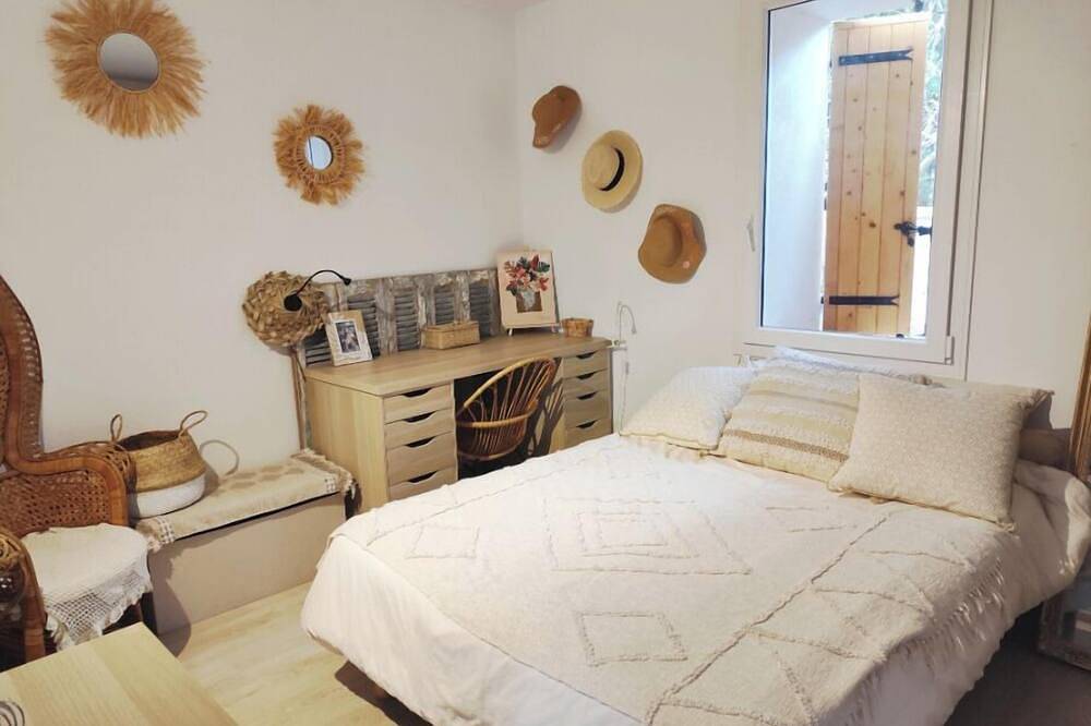 House in the South of France with swimming pool. Close to town center, ideal for families in Salon-de-Provence, Aix-en-Provence region