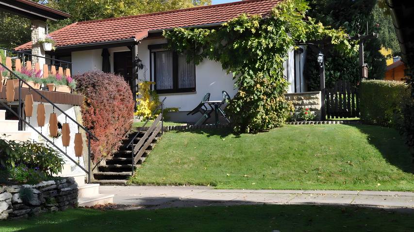 Ferienhaus für 2 Personen, mit Garten in Ilmenau