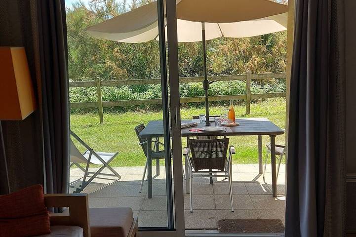 Gîte pour 2 personnes, avec piscine et terrasse dans Golf Club des Sables d'Or - 4