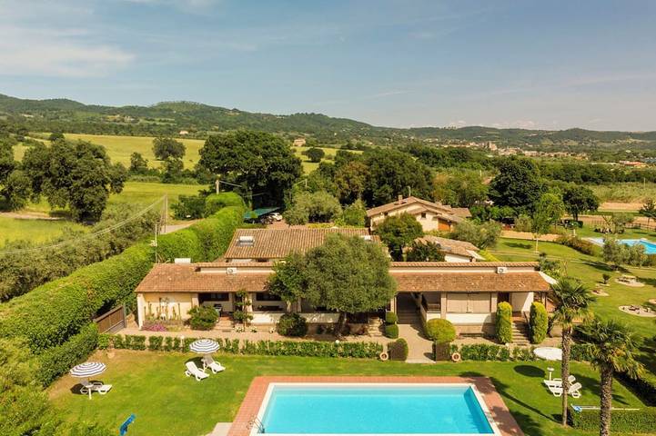 Ferienhaus für 6 Personen, mit Pool und Garten, mit Haustier