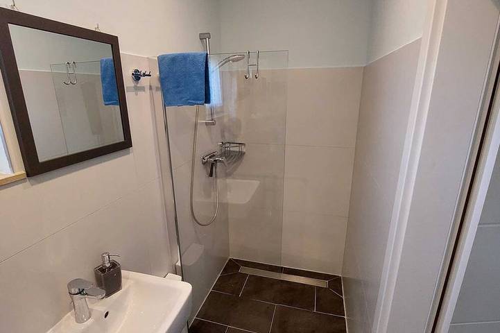 Bungalow für 2 Personen, mit Garten und Terrasse in Sassnitz - 2