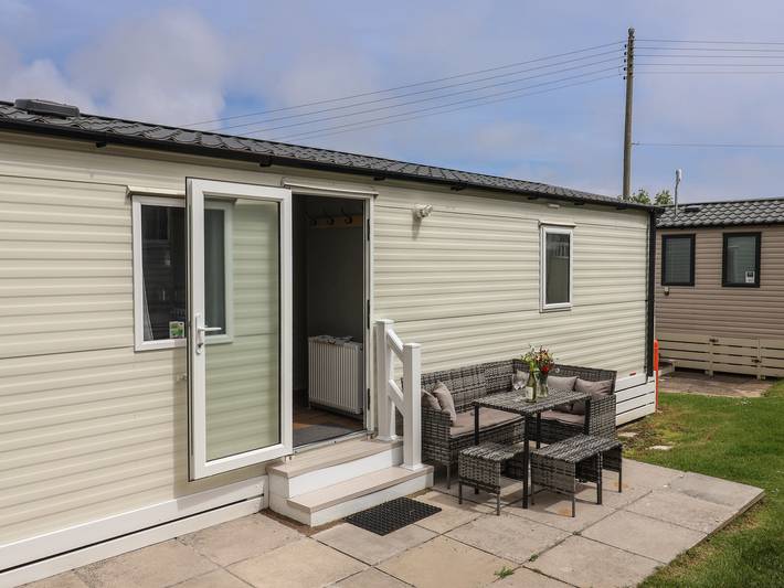Glamping for 6 people, with pool in Jurassic Coast