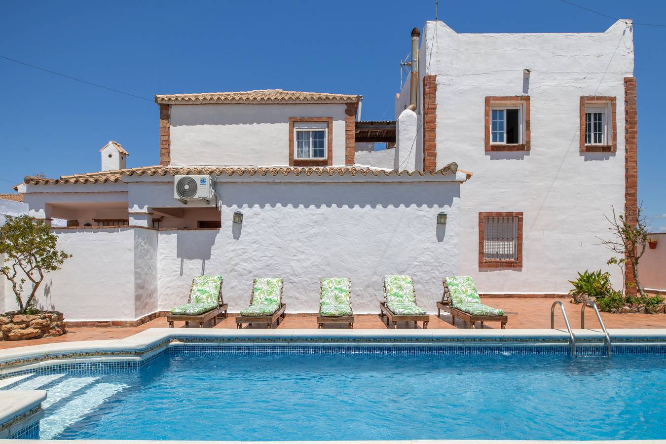 Appartement entier, Appartement 'Mayo 1' avec piscine partagée, Wi-Fi et climatisation in Conil de la Frontera, Costa de la Luz