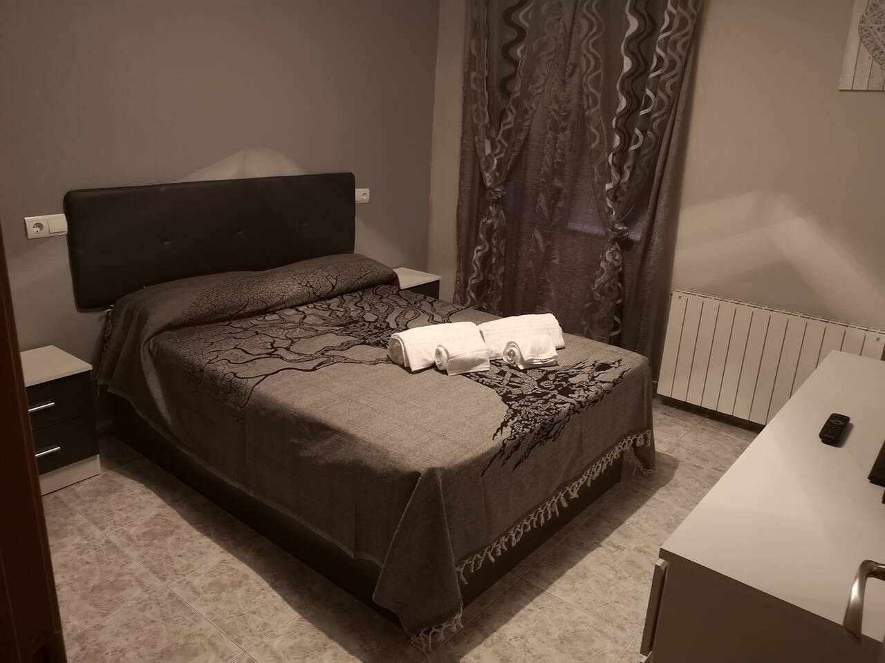 Apartamento entero, Luminoso apartamento en Barbastro, 70m², incluye parking in Barbastro, Provincia de Huesca
