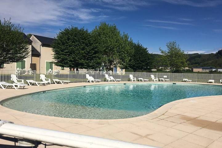 Holiday apartment for 4 people, with balcony and garden as well as pool - 1