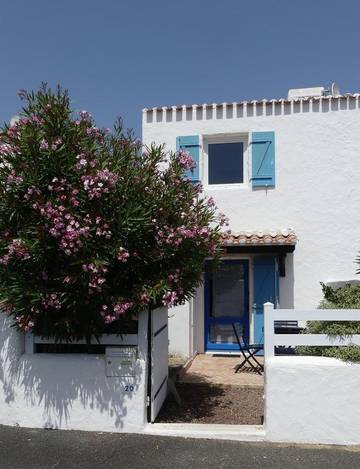 Gîte pour 5 personnes, avec jardin, adapté aux familles dans Plage des sables d'or