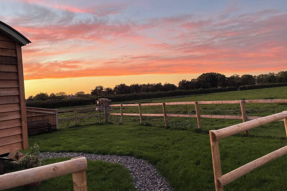 'Get Cosy' at The Hut on a working farm by the South Coast in Hayling Island, Havant