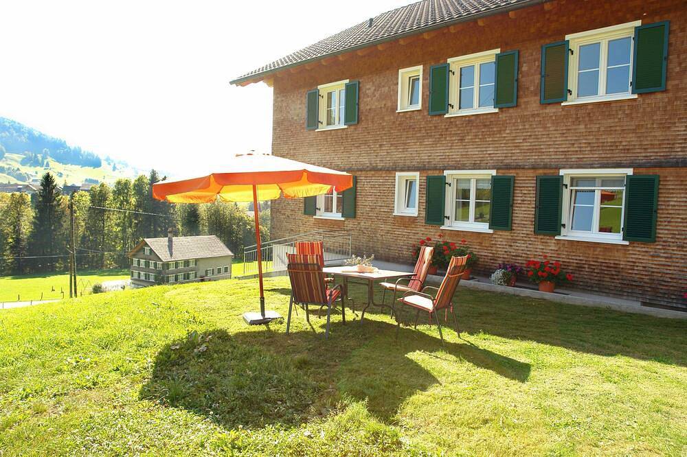 Ganze Wohnung, Ferienwohnung Rotenberg - Ferienhof Eberle in Hittisau, Bregenzerwald