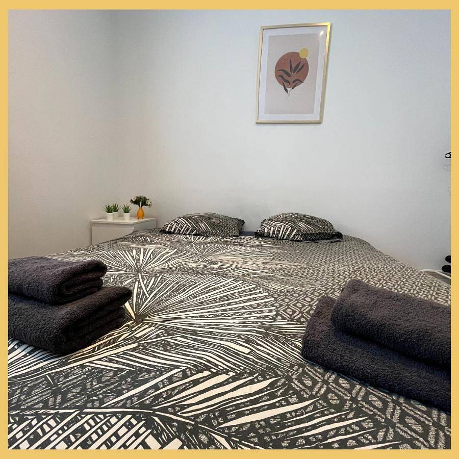 Appartement entier, One-Bedroom Apartment in Saint-Genis-Laval, Lyon et ses environs