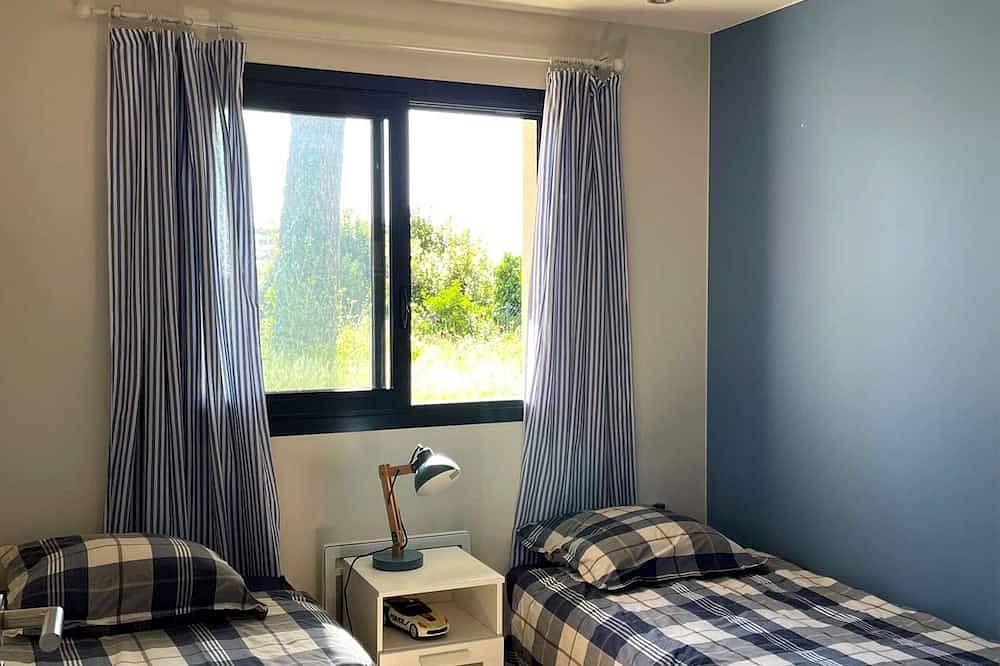 Modern villa in Le Canon, up to 10 people, stunning view in Le Canon, Lège-Cap-Ferret