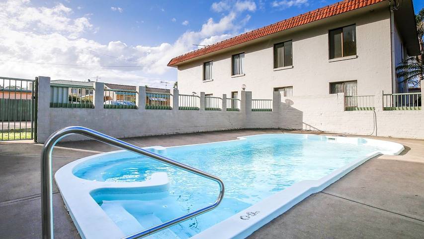 Holiday letting for 5 people, with balcony/terrace and pool in Batemans Bay