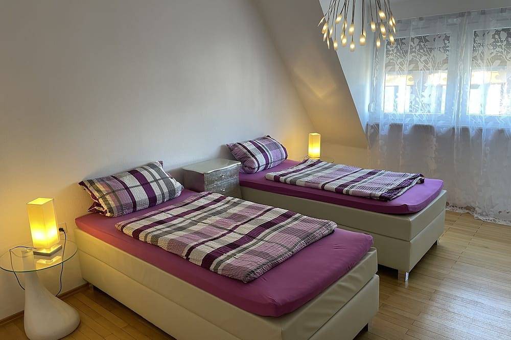 Ganze Wohnung, Fewo3 Liebevoll eingerichtete Ferienwohnung in der Fußgängerzone von Lampertheim in Lampertheim, Bergstraße