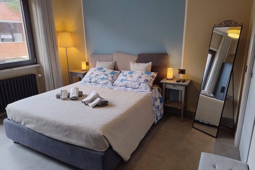 Apartamento entero, Your New Holiday Home! in Ostia, Roma