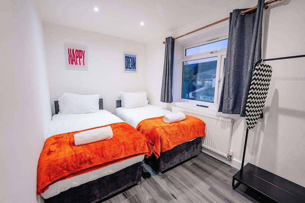 Cosy 2Br Flat Steps from Cardiff Pubs & Town in Cardiff, Cardiff region