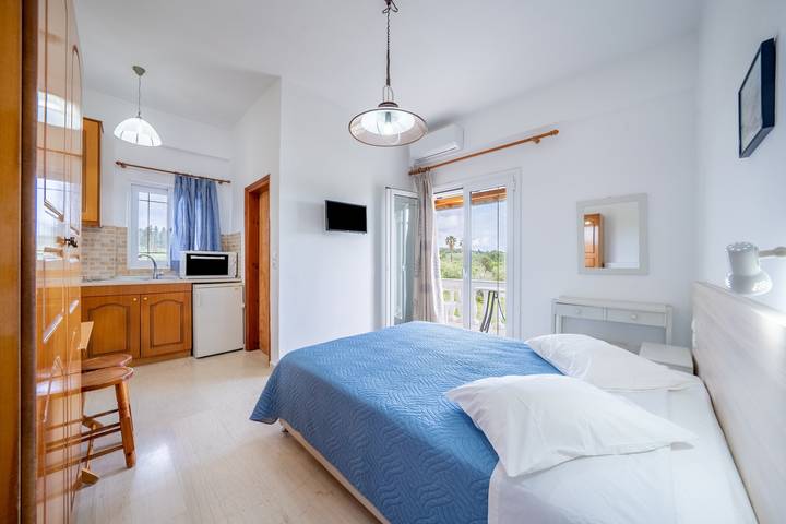Hel lägenhet, Apartment 'Neptune' with Sea View, Shared Terrace and Wi-Fi in Kavos, Korfu
