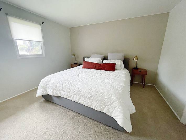 Vacation rental for 10 people, with terrace and yard as well as hot tub in Eugene