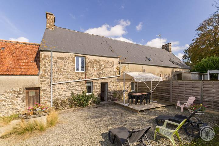 Gîte pour 6 personnes, avec jardin et terrasse à Le Mesnil