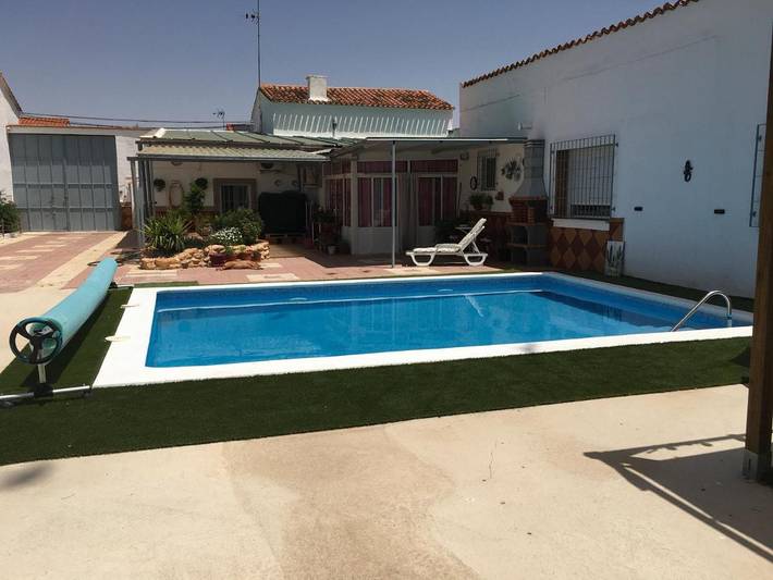 Apartamento para 7 personas, con Terraza y Jardín además de Piscina y Vistas en Alcázar de San Juan