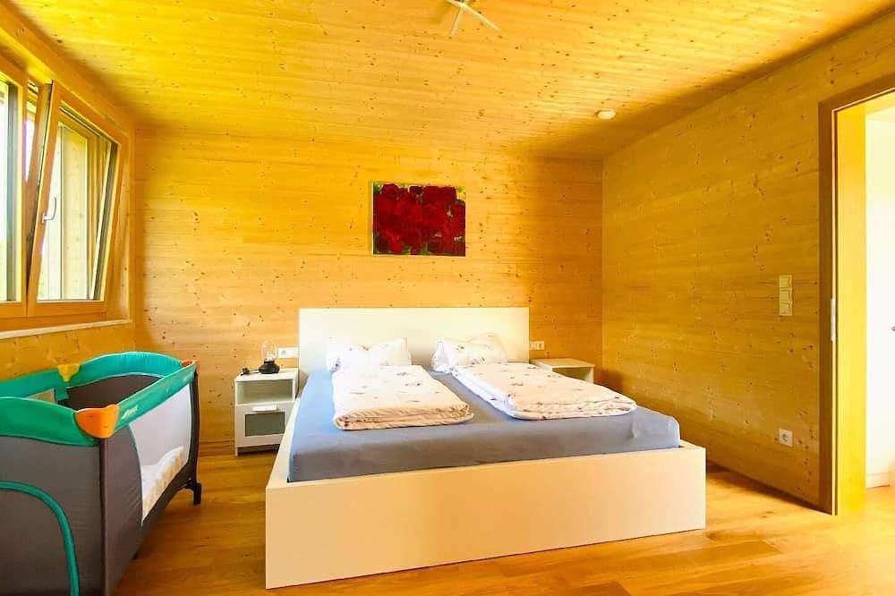 Ganze Wohnung, Neue Ferienwohnung in Schwarzenberg mit Garten und Grill in Schwarzenberg, Bodensee-Vorarlberg