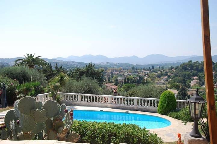 Villa für 7 Personen, mit Garten und Terrasse