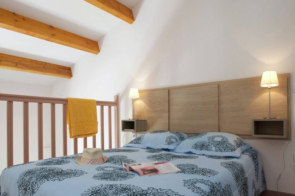 Village Retreat with Terrace in Colombiers, Côte d'Améthyste