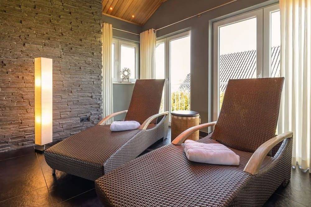 Ferienhaus Rubin - Modernes Ferienhaus mit 3 Schlafzimmern, Kamin und Sauna - in Sagard, Nationalpark Jasmund