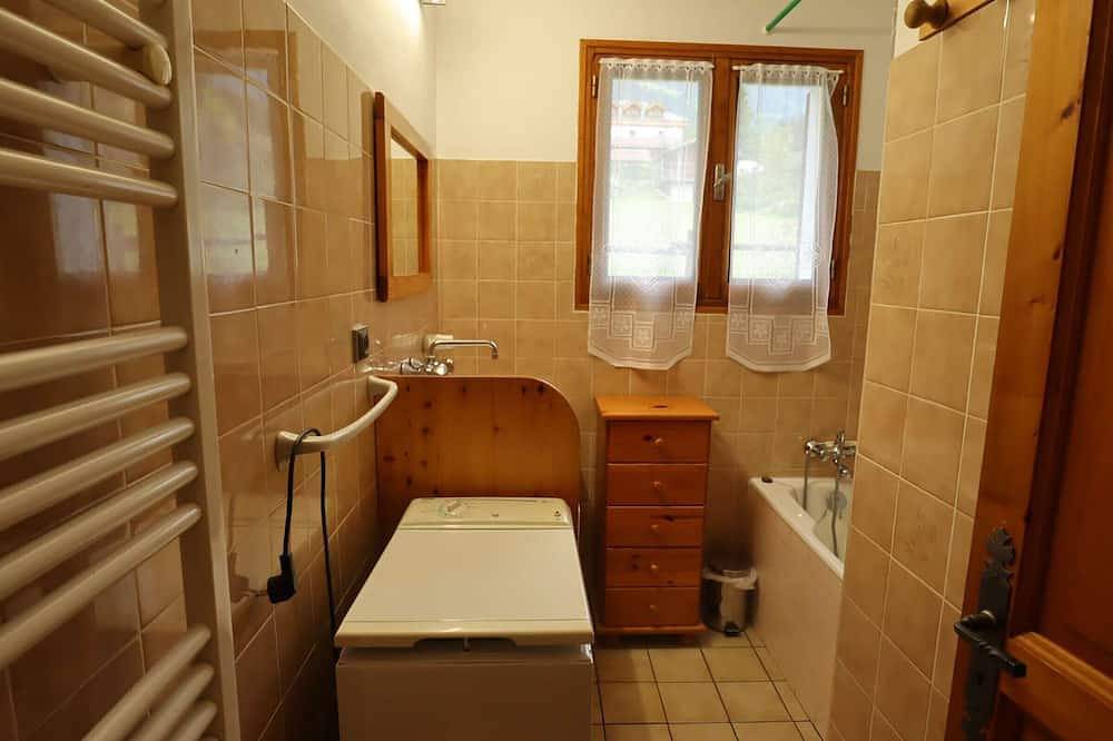 Apartamento entero, Apartamento para 4 personas en el corazón de Arêches con terraza, vistas y todas las comodidades in Arêches, Beaufort (Rhône-Alpes)