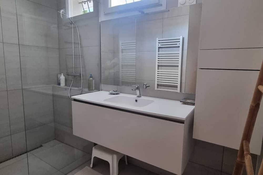 Family villa with Hammam - Noës in Pessac, Bordeaux region