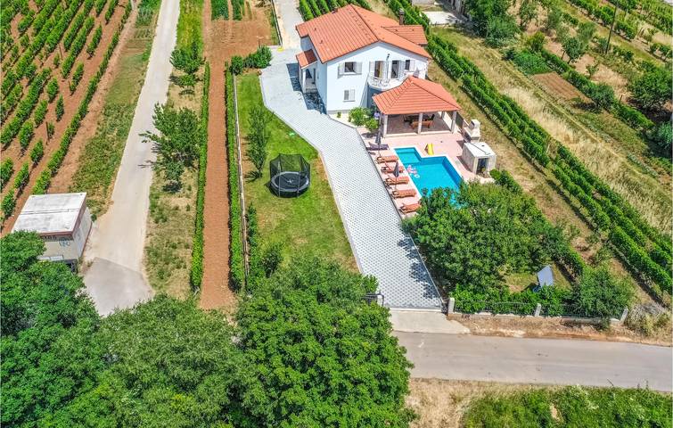 Ferienhaus für 12 Personen, mit Terrasse an der Makarska Riviera - 4