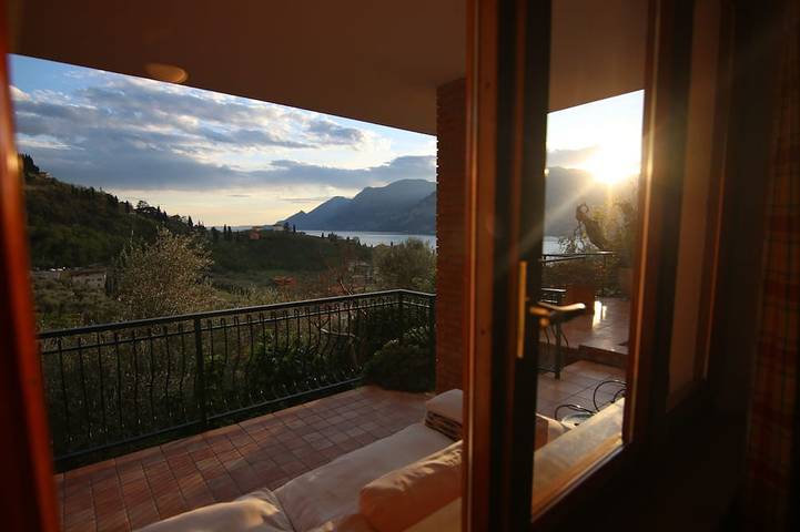Ferienhaus für 6 Personen, mit Pool und Balkon sowie Whirlpool, mit Haustier in Malcesine