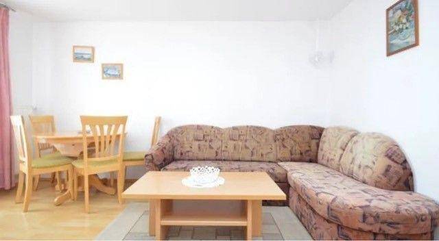 Ganze Ferienwohnung, Ein Apartment im Ferienhaus Zweirosen in Valbandon, Südküste Istrien