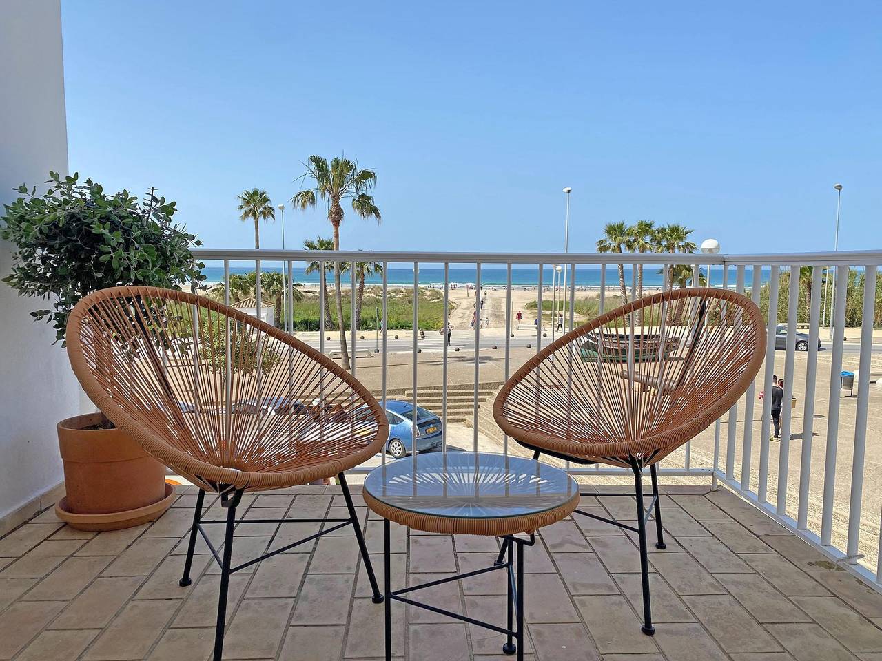 Apartamento vacacional entero, Conil, 1ª línea de playa, para 4 personas, 2 terrazas con vistas al mar in Conil de la Frontera, Costa de la Luz
