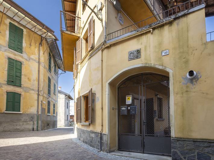 Gîte pour 4 personnes, avec balcon à Brovello-Carpugnino
