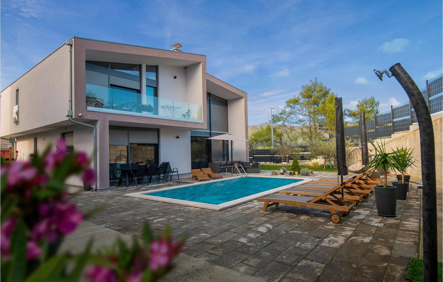 Charmante 220 m² große Ferienwohnung mit Pool, WLAN und Küche – 700 m vom Zentrum von Vrgorac entfernt in Vrgorac, Makarska Riviera
