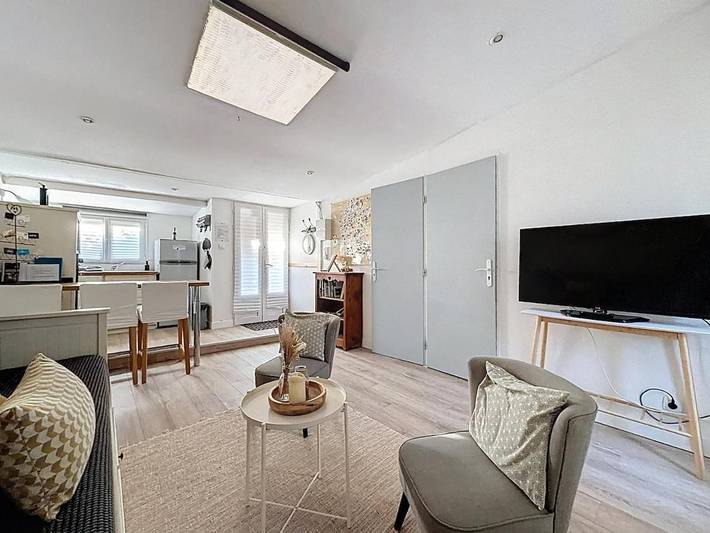 Gîte pour 4 personnes, avec terrasse dans Communay - 2