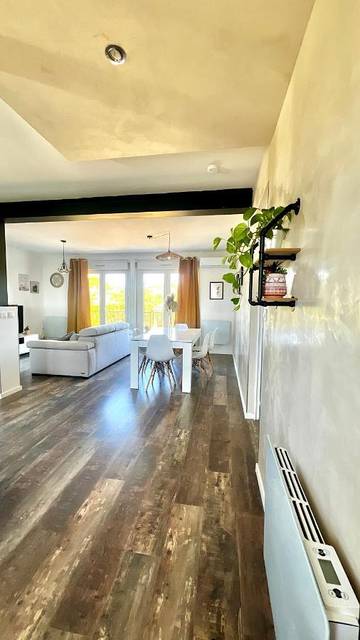 Gîte pour 7 personnes, avec jardin dans Beaumont-Monteux