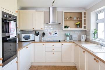 Holiday Rental for 8 People in West Wittering, West Sussex, Photo 4