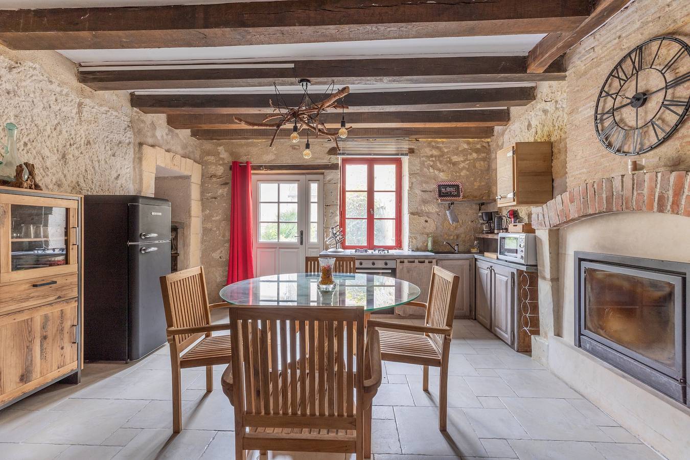 Ferienhaus „Le Troglogite Ambraline“ mit privater Terrasse, privatem Garten und Klimaanlage in Montrésor, Loches und Umgebung
