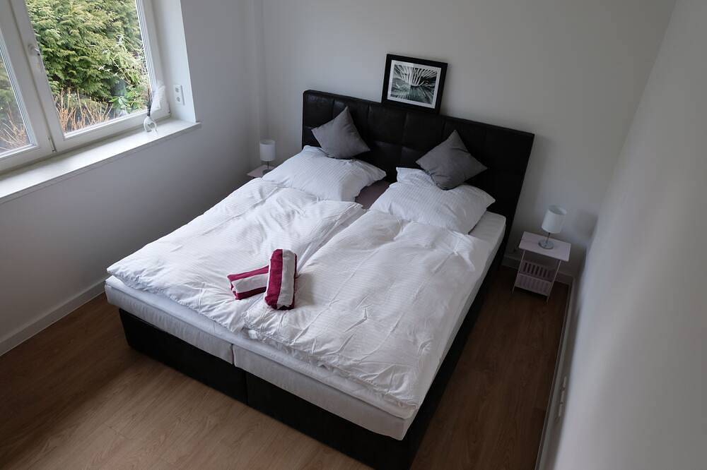 Modernes Traumhaus mit 5 Schlafzimmern, eigenem Spa und Gym in Norderstedt, Kreis Segeberg