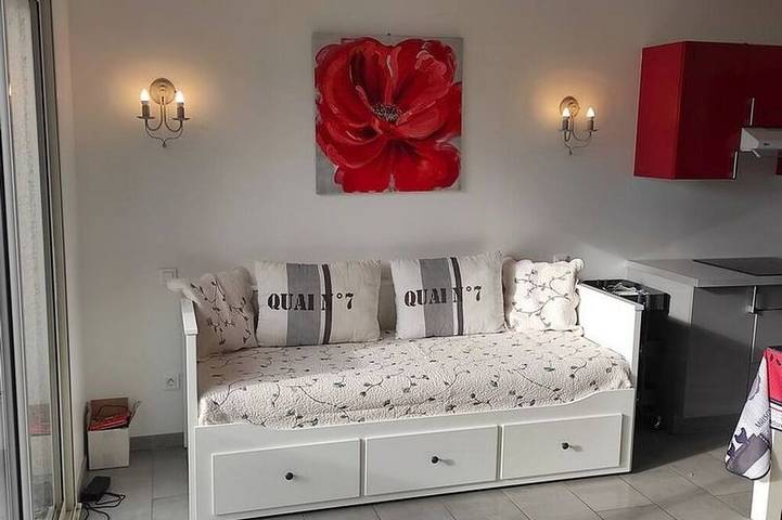 Location de vacances pour 6 personnes, avec terrasse et piscine à Puissalicon - 2