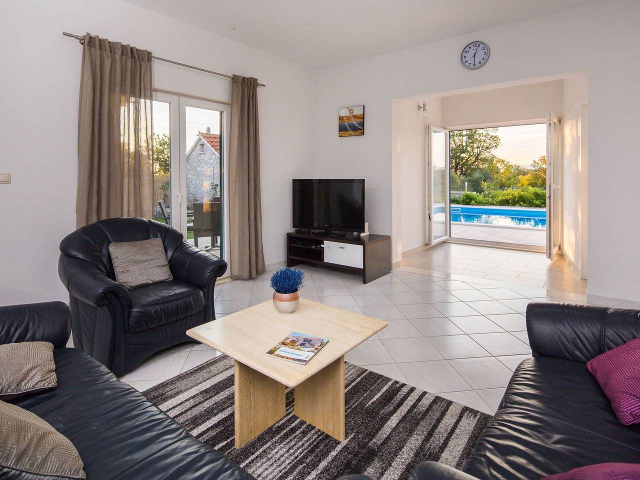 Ferienvilla mit Kamin am Waldrand in Šestanovac, Makarska Riviera